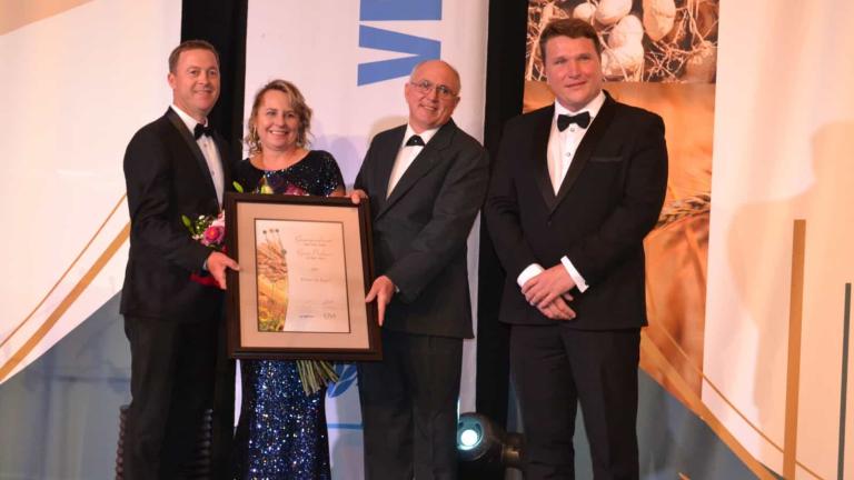 Pieter de Jager accepting Grain Grower of the year Award