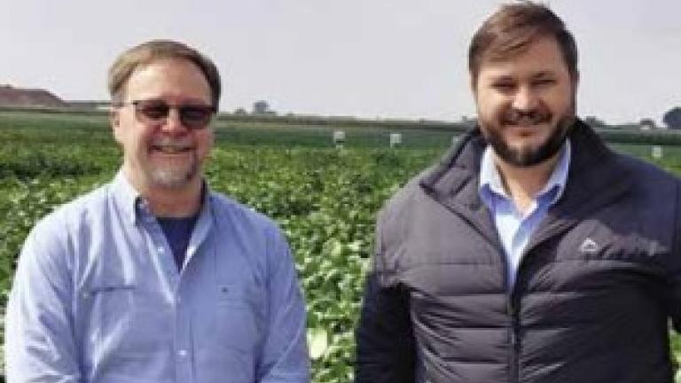 Alejandro Lehmann (left) Head of Rizobacter Europe, Middle-East and Africa and Jurgens Minnaar, Head of Syngenta Seedcare South Africa.